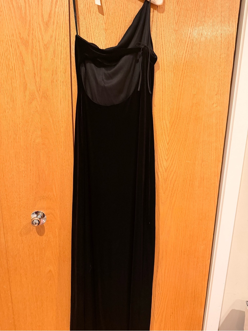 Laundry By Shelli Segal Black One-Shoulder Maxi Slip Dress - Picture 4 of 4